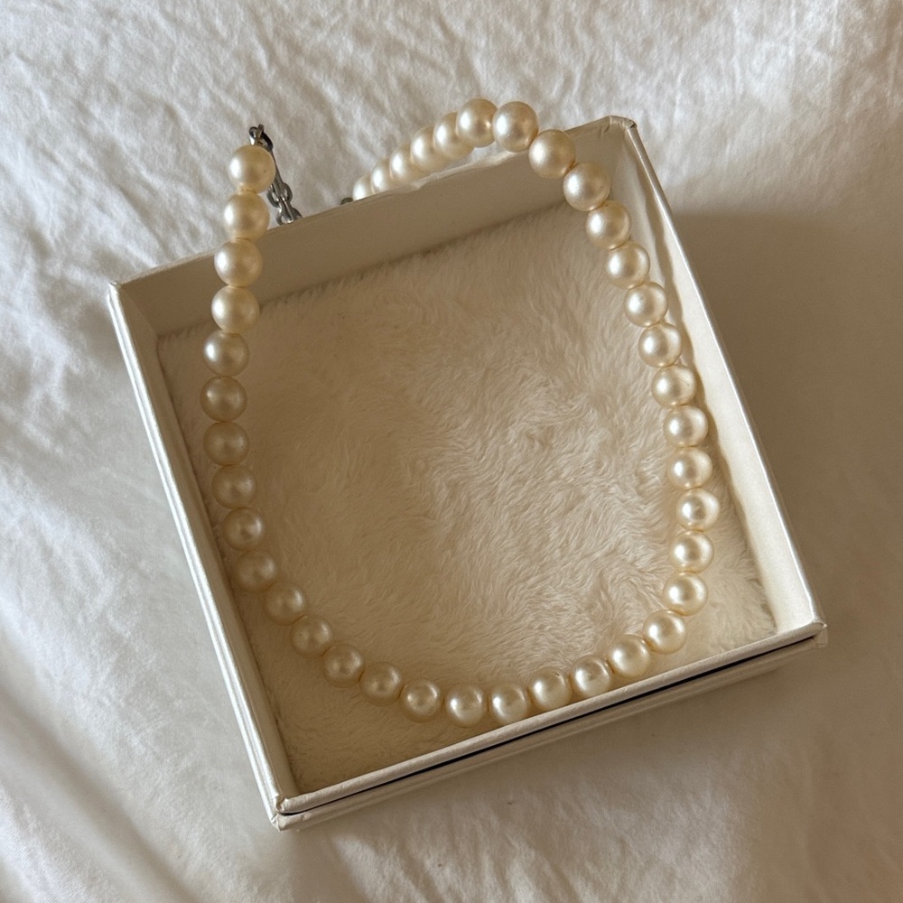 Pearl necklace white cream pearls string vintage thrifted